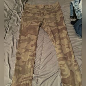 Men’s slim fit camo pants